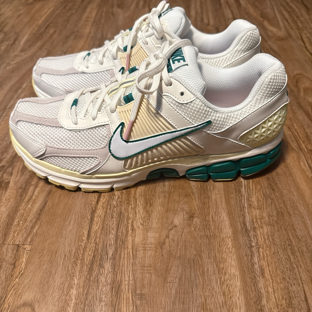 Nike Vomero 5